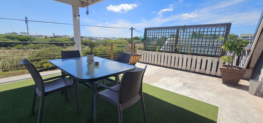 5 Bedroom Property for Sale in Middedorp Western Cape